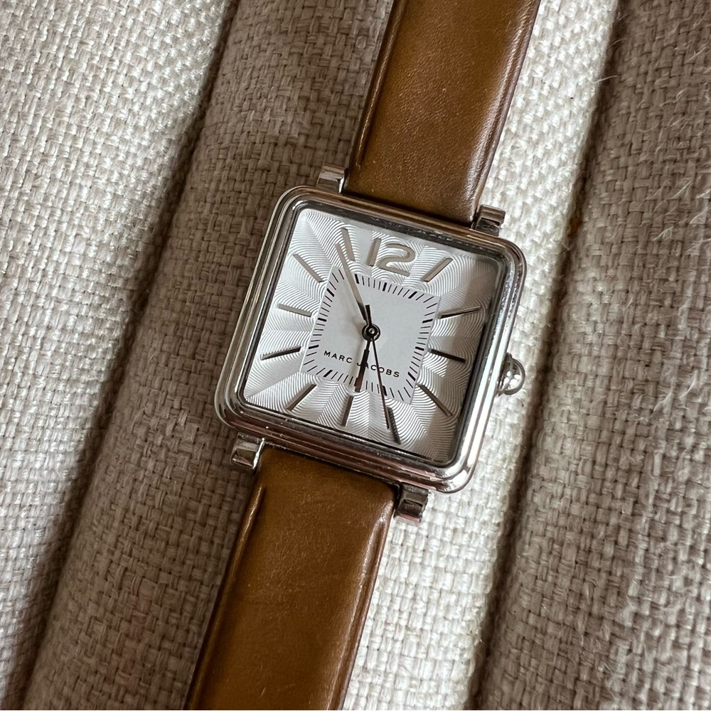 Marc Jacobs Vic Leather Watch